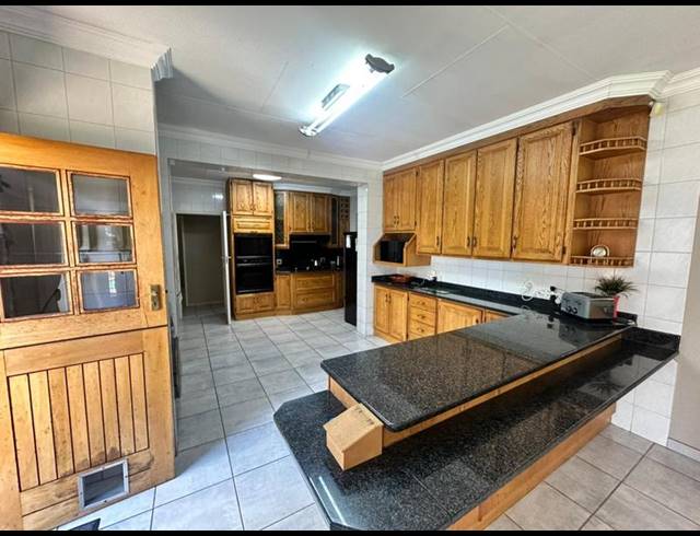 3 BEDROOM HOUSE FOR SALE IN BRACKENHURST